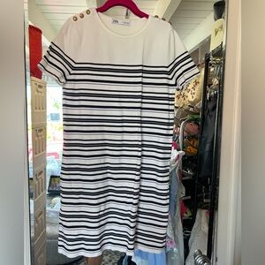 Zara Elegant White Knit Top